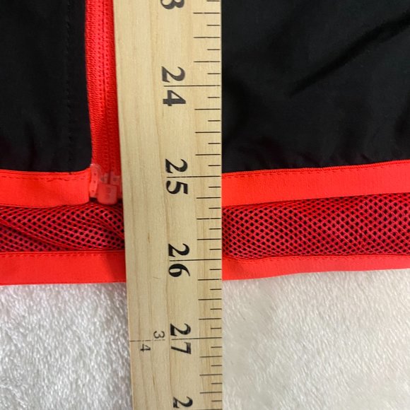 Reebok Play Dry Running Club Back Graphic Black Pink Wind Jacket Size Medium - Picture 9 of 10